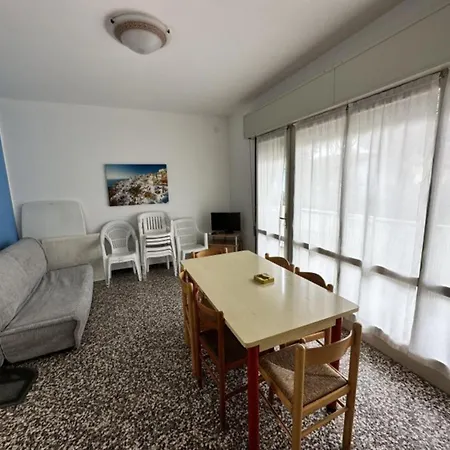 Comfortable Retreat In For Six Guests Apartment