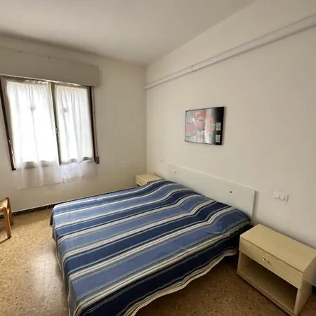 Comfortable Retreat In For Six Guests Apartment *